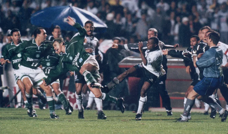 BMG e Crefisa: provocação no Twitter envolvendo Corinthians e Palmeiras (Reprodução/Arquivo Abril)