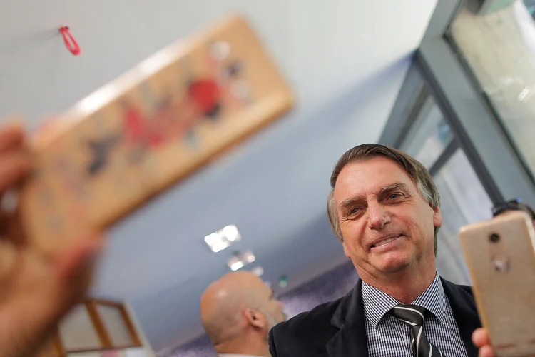 Jair Bolsonaro: candidato ao Planalto pediu que seus apoiadores baixem um aplicativo criado por sua campanha para fazer uma apuração paralela do resultado da eleição (Adriano Machado/Reuters)