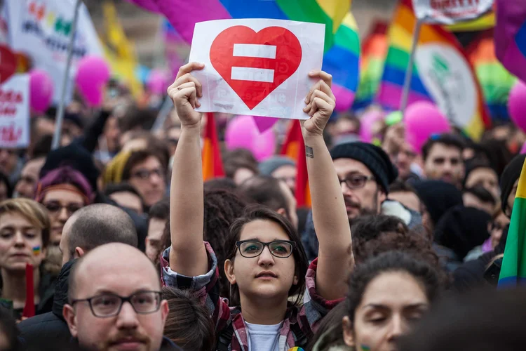 Ao todo, houve no ano passado 2.500 casamentos entre homens e 3.387 entre mulheres (Giuseppe Ciccia/Pacific Press/LightRocket/Getty Images)