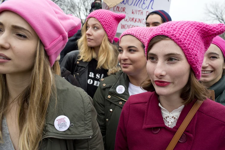 Em 2016, americanas organizaram a "Marcha das Mulheres" um dia após a posse do presidente Donald Trump (Andrew Lichtenstein/Getty Images)