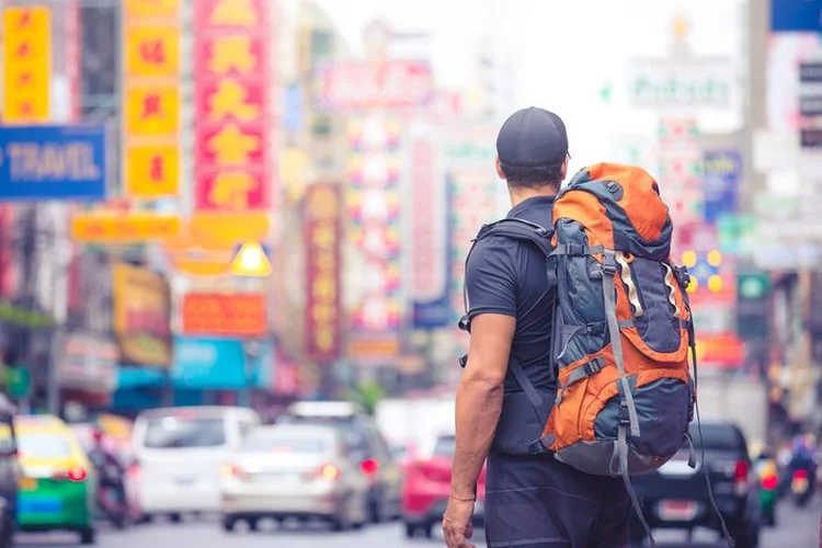 Viagem: você sabe o que é necessário para estudar fora do Brasil? (kiszon pascal/Getty Images)