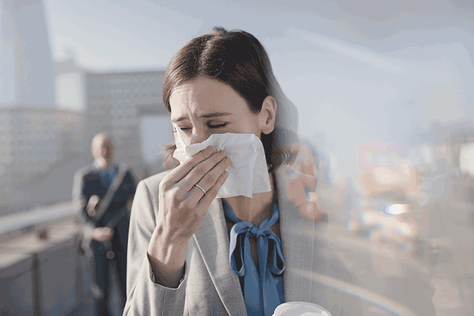 Covid e gripe: os casos de coinfecção costumam aparecer quando o paciente que apresenta sintomas é submetido a um teste do tipo painel viral (Reprodução/Getty Images)