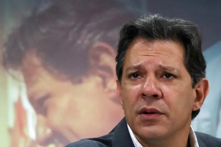 Haddad: um apoiador de Jair Bolsonaro acusou Haddad de ter jogado o objeto no lixo (Paulo Whitaker/Reuters)