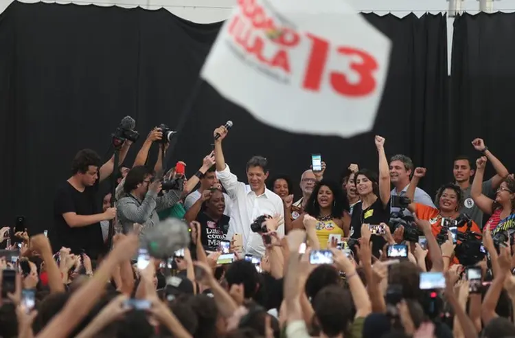 HADDAD NO RIO, NA TERÇA-FEIRA: petista vai hoje à Bahia; no sábado, encerra a campanha em São Paulo  / REUTERS/Ricardo Moraes