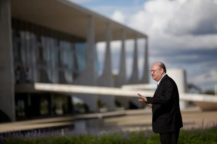 ILAN GOLDFAJN: notícias que presidente do Banco Central estaria se preparando para sair até o final do ano acabou pressionando o dólar nos minutos finais da sessão