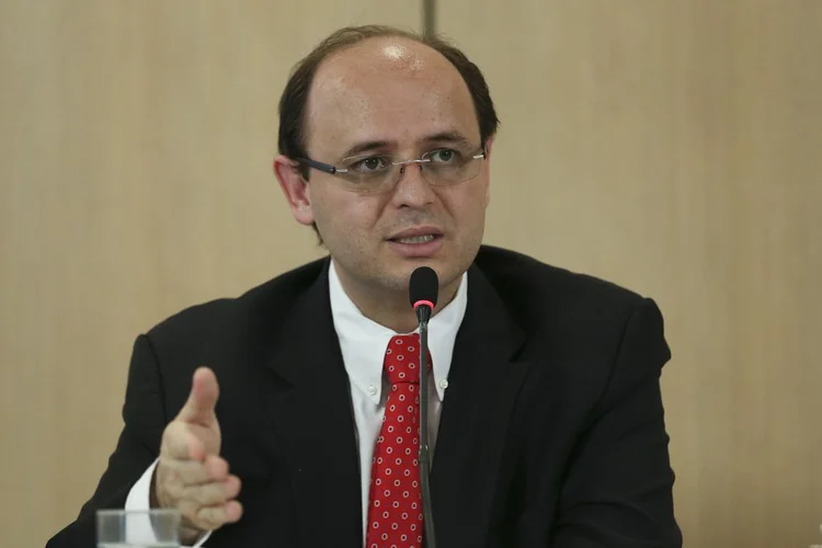 Rossieli Soares: ministro da Educação defende que estudantes e famílias procurem primeiro a escola e, se necessário, as secretarias de Educação, caso haja problemas na sala de aula (José Cruz/Agência Brasil)