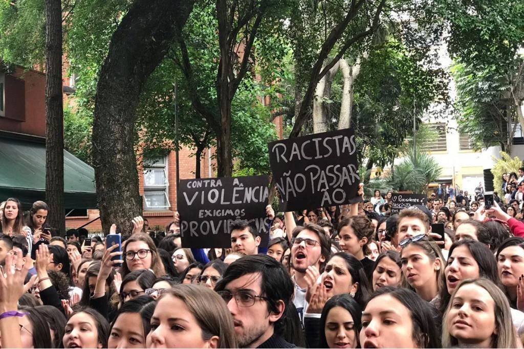 Protesto no Makenzie contra declarações racistas de aluno (João Pinheiro/Divulgação)