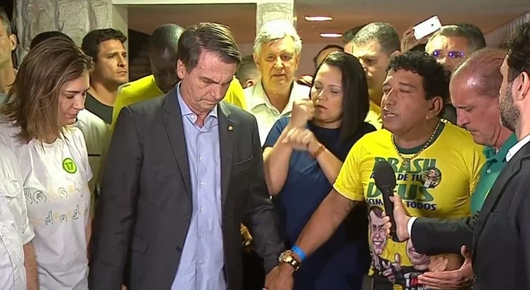 Magno Malta e Bolsonaro oram juntos: para os próximos dias, é esperado os nomes da equipe de transição do governo