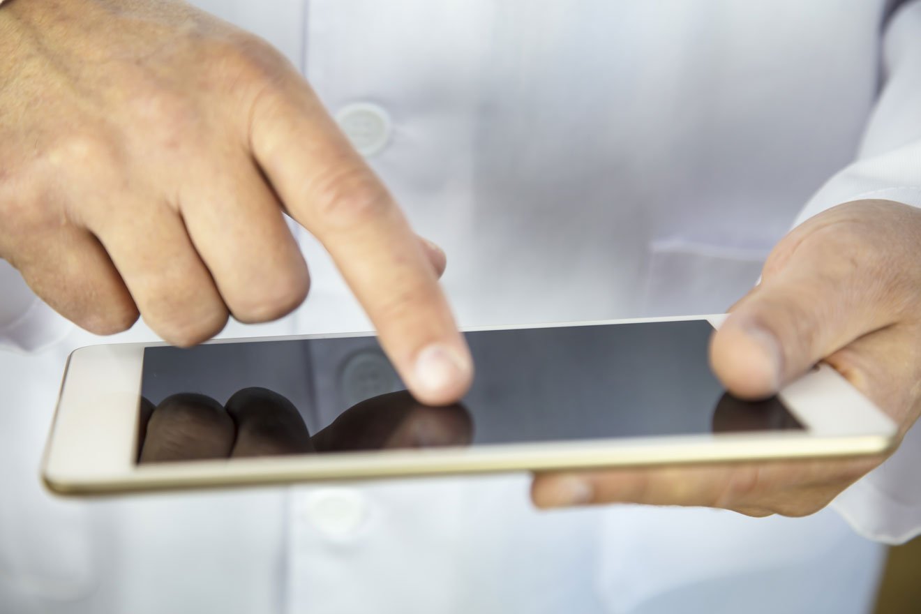Médicos aprovam uso de WhatsApp para contato com pacientes