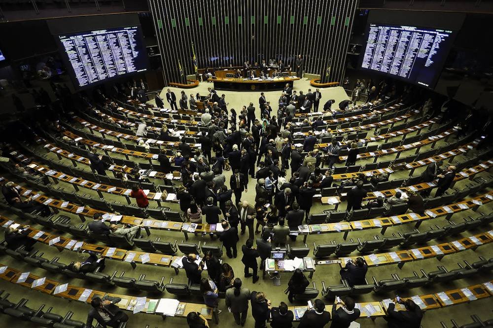 Bolsonaro vê com “preocupação” entrada na pauta de reajuste ao Judiciário