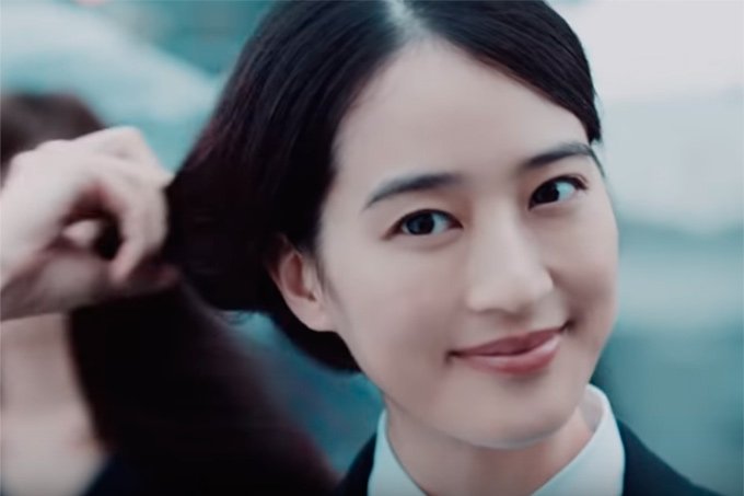 Pantene incentiva mulheres a "se soltarem" na busca por emprego no Japão
