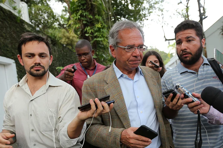 Paulo Guedes: equipe de Bolsonaro pretende ser linha-dura nas negociações de reajuste dos salários dos servidores públicos (Sergio Moraes/Reuters)