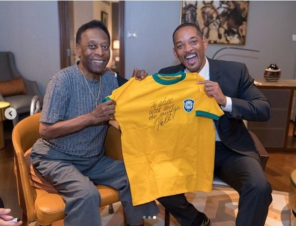 Will Smith se encontra com Pelé e o chama de lenda
