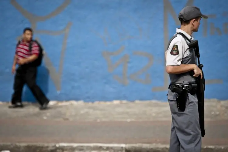 O fuzil, de uso permanente da PM em operações específicas, será utilizado no policiamento ostensivo e preventivo (Arquivo/Agência Brasil)