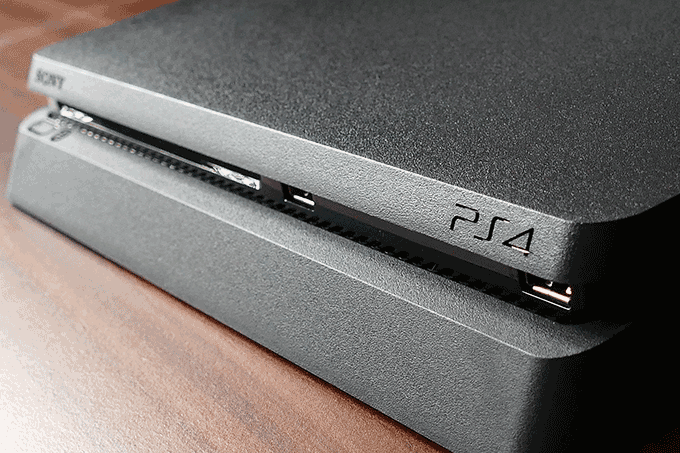 Sony revela modelo branco do PS4 Slim