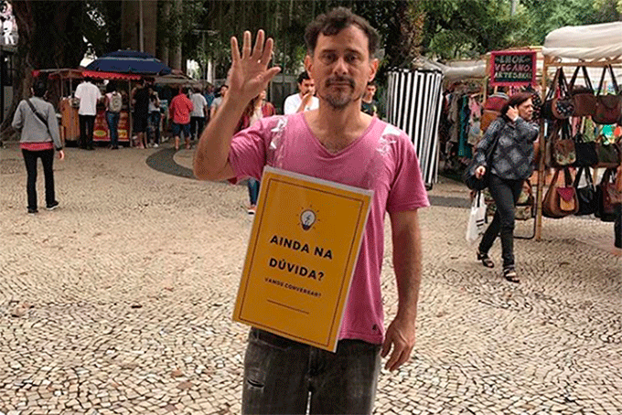 Na reta final, artistas vão para as ruas "virar votos" para Haddad