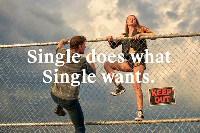 Tinder celebra "solteirice" em sua primeira grande campanha mundial