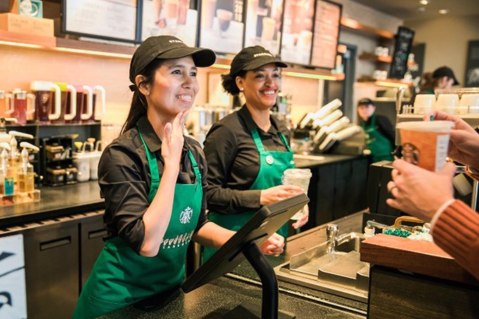 Starbucks inaugura primeira loja de língua de sinais nos EUA