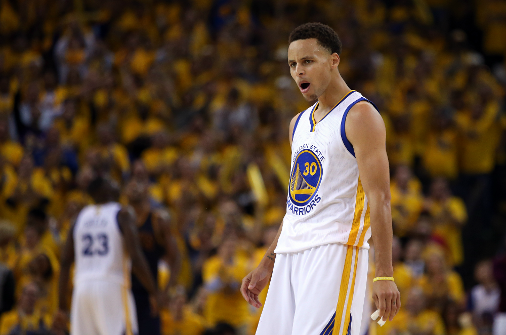 Steph Curry, do Golden State Warriors, é considerada a principal estrela em quadra (Getty Images/Getty Images)