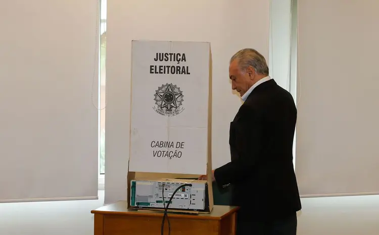 Michel Temer ao votar: "transição começará em seguida" (Cesar Itiberê/PR/Agência Brasil)