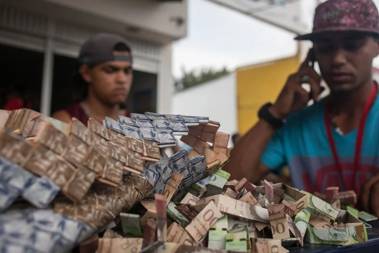 Venezuela: as remessas enviadas dispararam para US$ 1,5 bilhão em 2017 e aumentarão mais 60 por cento neste ano, para US$ 2,4 bilhões (Juan Torres/NurPhoto/Getty Images)