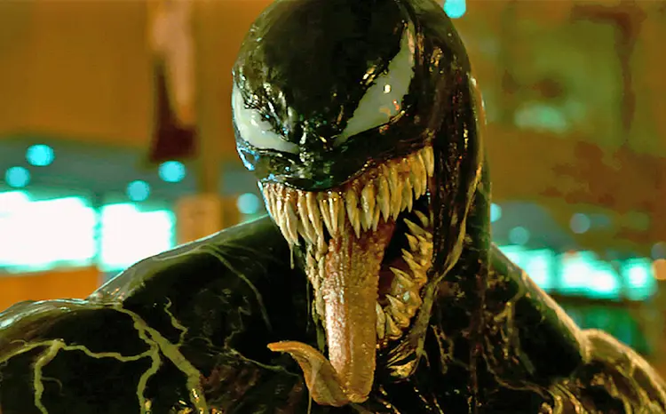 Cena do filme "Venom": vilão age como parasita e habita organismos vivos para sobreviver na Terra (Sony Pictures/Divulgação)