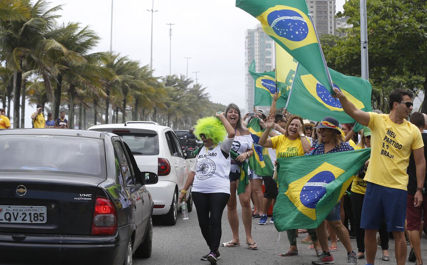 "Contra a corrupção" ou "contra o ódio": assim votam os brasileiros