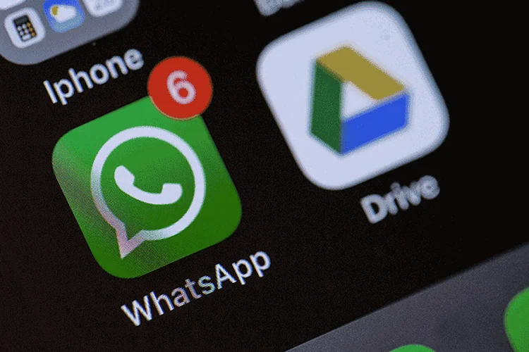 WhatsApp: aplicativo possui mais de 136 milhões de usuários no Brasil, sendo a plataforma mais popular junto do Facebook (Reprodução/Getty Images)