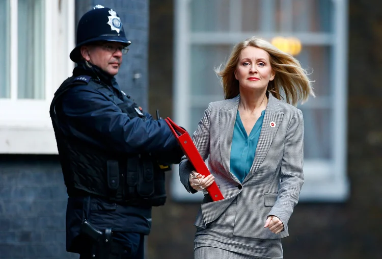 Esther McVey: acordo preliminar do Brexit "não honra os resultados do referendo", disse a ministra do Trabalho ao renunciar ao cargo (Henry Nicholls/Reuters)