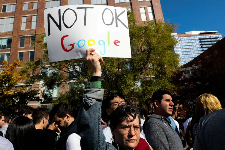 Protestos contra o Google: empresa ignorou demandas como garantir maior diversidade na hora de contratar funcionários e criar um canal direto de comunicação para denunciar abusos (Jeenah Moon/Reuters)