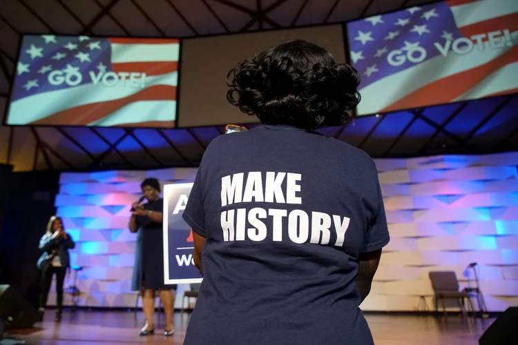 EUA: tensão racial constitui um dos principais temas de campanha das eleições de metade de mandato da próxima terça-feira (Lawrence Bryant/Reuters)