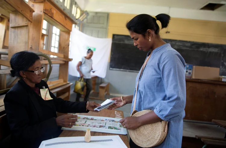 Eleições em Madagascar: Prioridades dos habitantes são a luta contra o desemprego, a insegurança e o acesso à água potável e à eletricidade (Malin Palm/Reuters)
