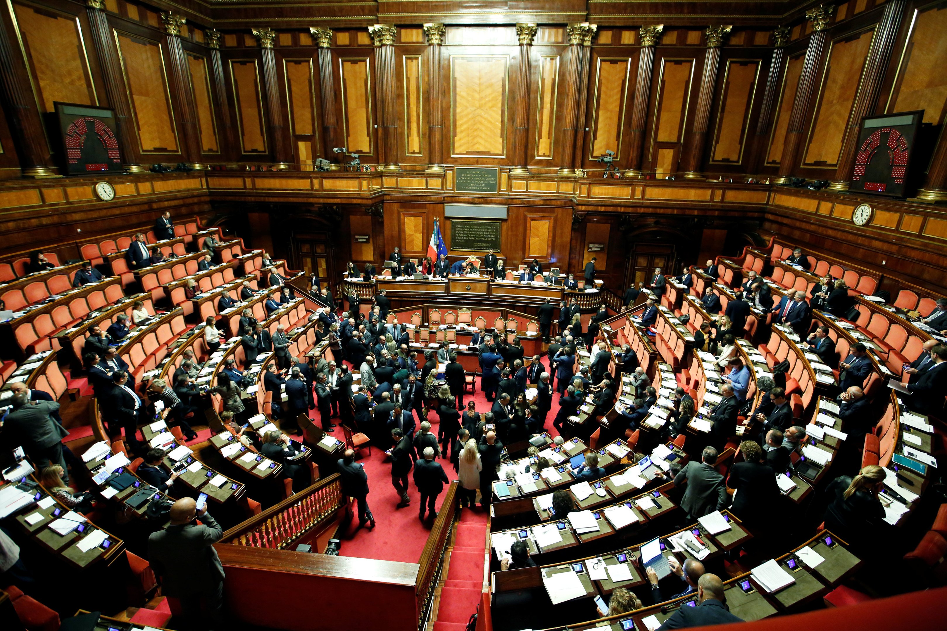 Senado da Itália aprova lei de segurança e imigração promovida por Salvini
