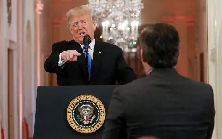 O presidente americano, Donald Trump, durante desentendimento com jornalista da CNN, Jim Acosta (Kevin Lamarque/Reuters)