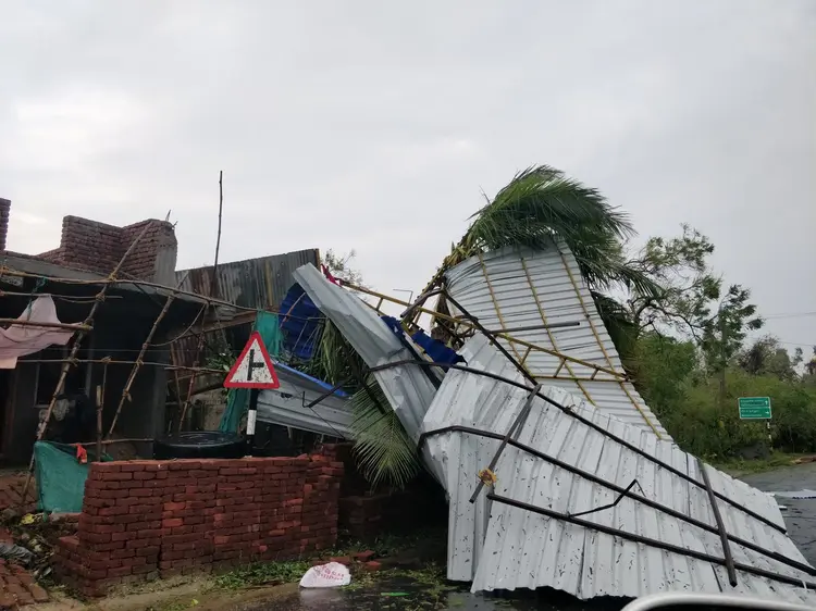 Índia: cerca de 13 mil menores de idade foram deslocadas por conta do ciclone (SHABBIR AHMED/Reuters)