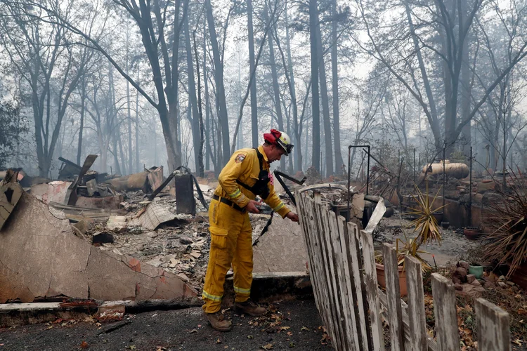 Incêndio Camp irrompeu no norte da Califórnia em 8 de novembro, e na semana passada praticamente arrasou Paradise, cidade montanhosa de quase 27 mil habitantes (Terray Sylvester/Reuters)