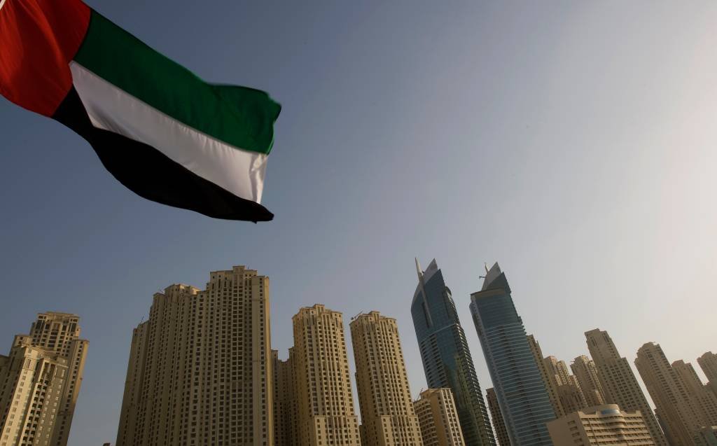 Emirados Árabes analisa liberação de britânico condenado à prisão perpétua