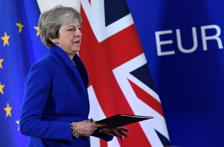 Theresa May: Reino Unido pode ficar preso na órbita da UE por tempo indefinido (Piroschka Wouw/Reuters)