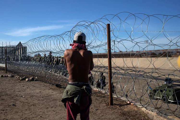 Trump ameaçou fechar a fronteira com o México, caso o país não mande "os imigrantes de volta para casa" (Adrees Latif/Reuters)