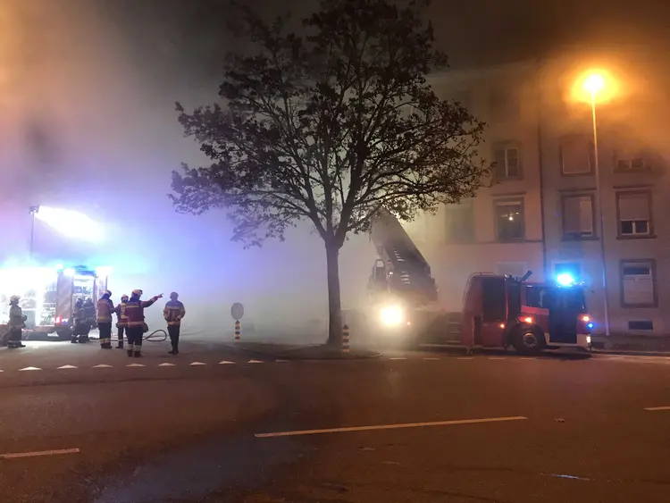 Incêndio em prédio da Suíça deixa seis mortos (Polizei Kanton Solothurn/Reuters)