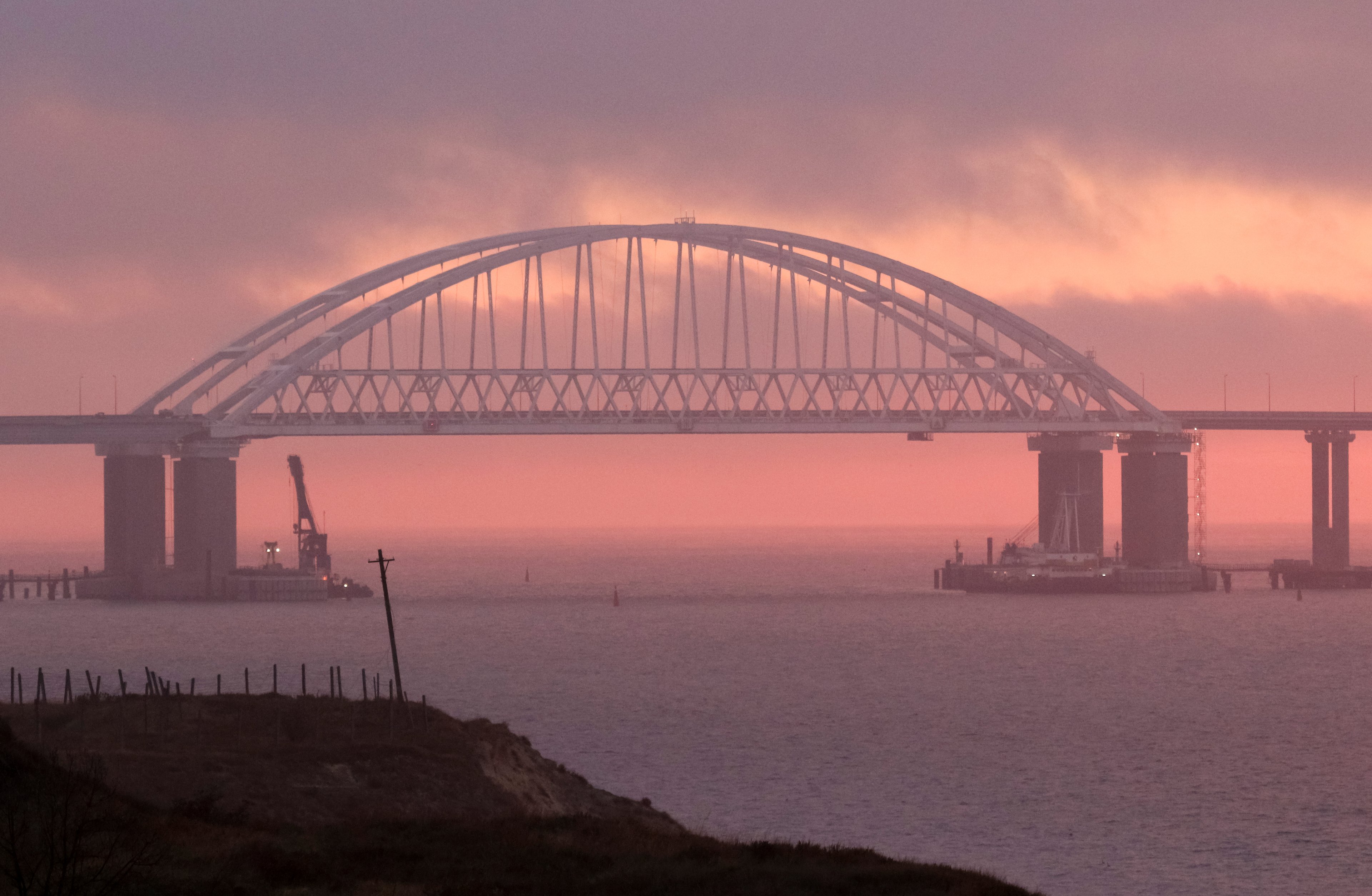 Rússia reabre Estreito de Kerch após impasse com a Ucrânia