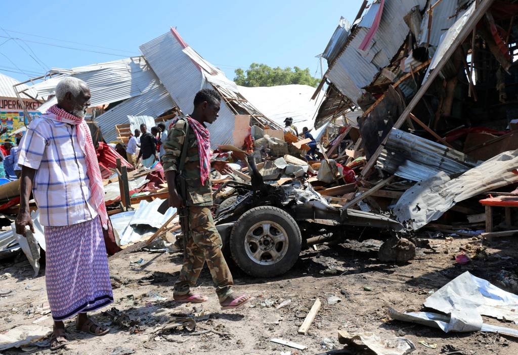 Somália: o ataque aconteceu no bairro de Wadajir, no sul da capital do país (Feisal Omar/Reuters)