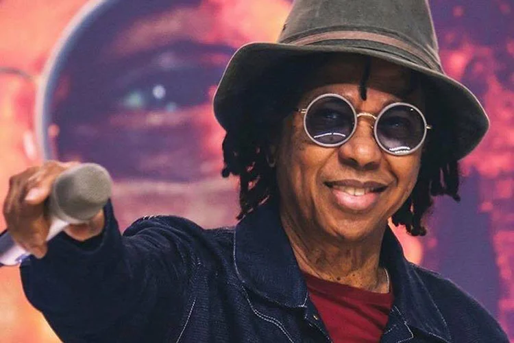 Djavan: em entrevista, cantor fala sobre o novo trabalho, política, envelhecimento e sobre a tocante Esplendor (Felipe Martini/Redes Sociais/Reprodução)