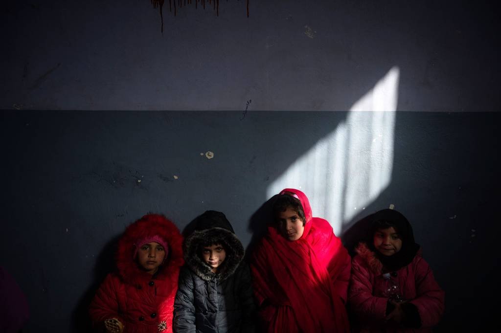 Pior seca em décadas tem levado afegãos a vender seus filhos, denuncia ONU