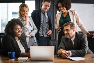 Imagem referente à matéria: Ageless: educação inclusiva e diversidade comportamental na prática para 4 gerações de colaboradores