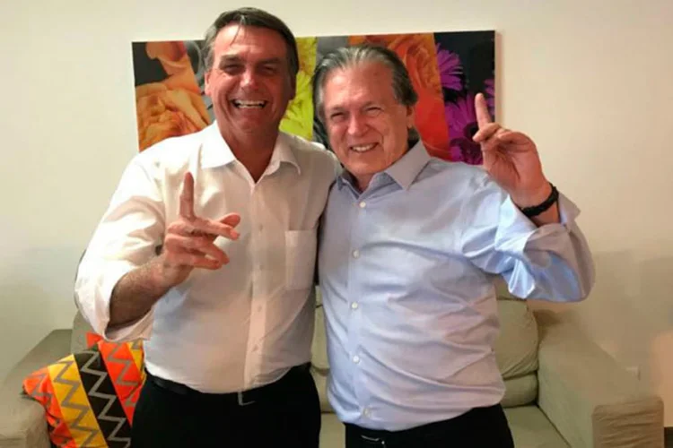 O deputado Jair Bolsonaro e o presidente do PSL, Luciano Bivar (Redes Sociais/Reprodução)