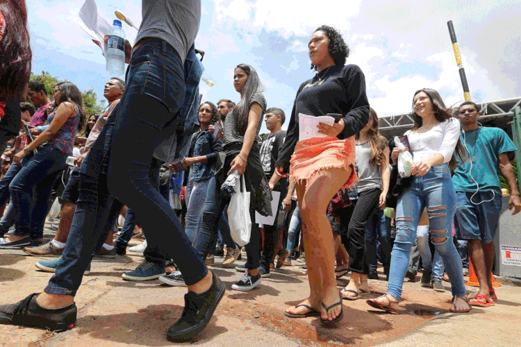 Enem: estudantes podem concorrer a vagas pelo Sisu, Fies e ProUni (Valter Campanato/Agência Brasil)