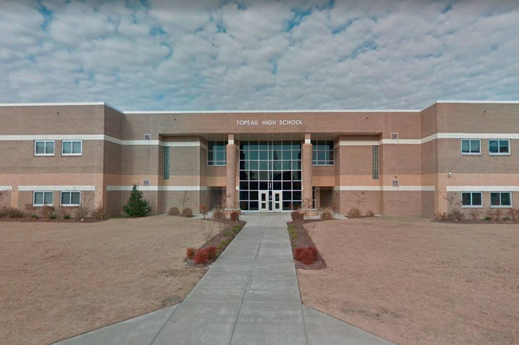 Relato de tiroteio em escola na Carolina do Norte é alarme falso