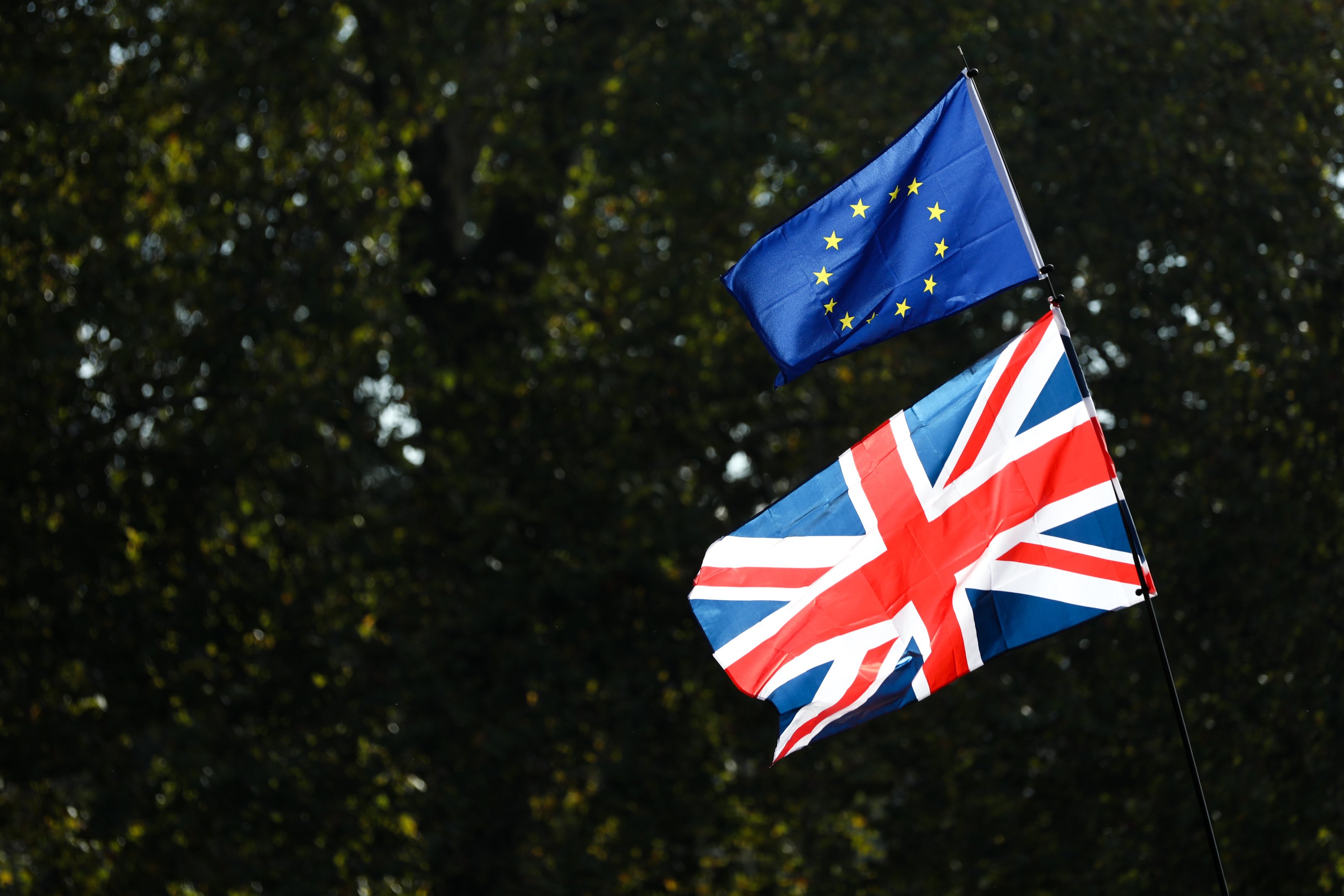 Eleitores britânicos apoiariam hoje permanência na UE, indica pesquisa