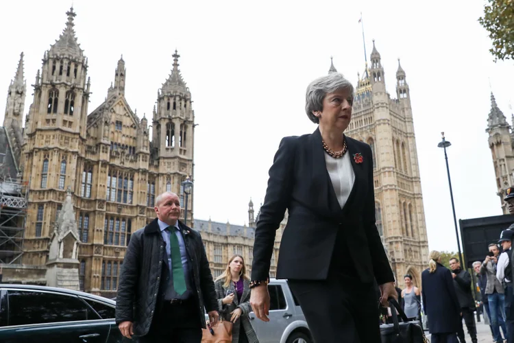 Theresa May: cada conselho será formado por dois diretores e formado por dez membros (Chris Ratcliffe/Reuters)